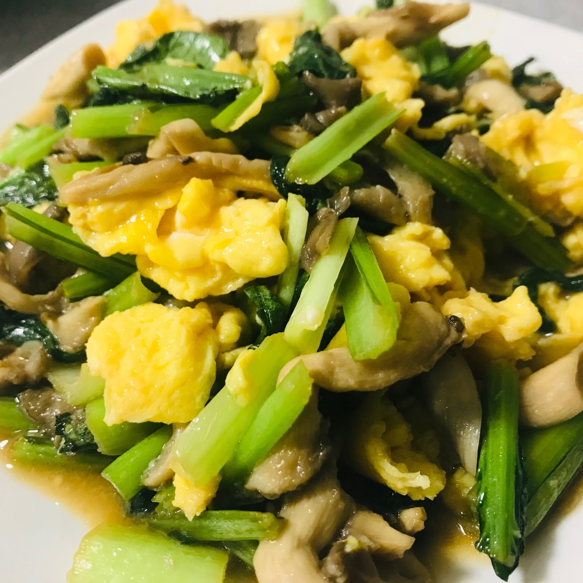 簡単 平茸と小松菜のガーリック卵炒め レシピ 作り方 By Seal S 楽天レシピ 簡単 平茸と小松菜のガーリック卵炒め レシピ 作り方 By Seal S 楽天レシピ